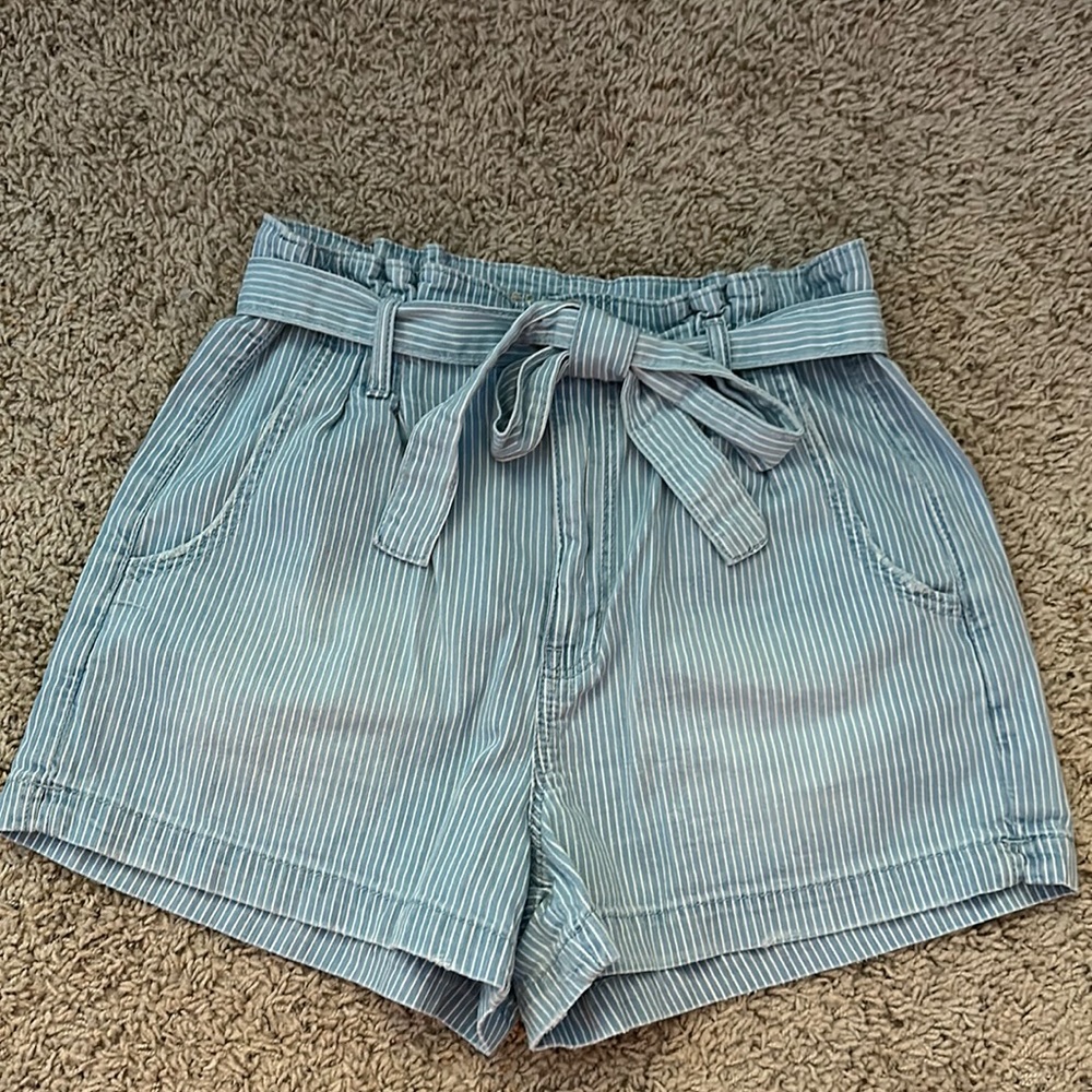 American Eagle mom paper bag shorts
